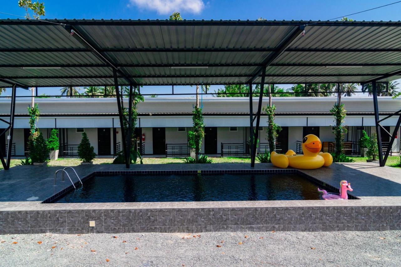 Oyo 533 Runya Poolvilla Прачуап-Кхірі-Кхан Екстер'єр фото