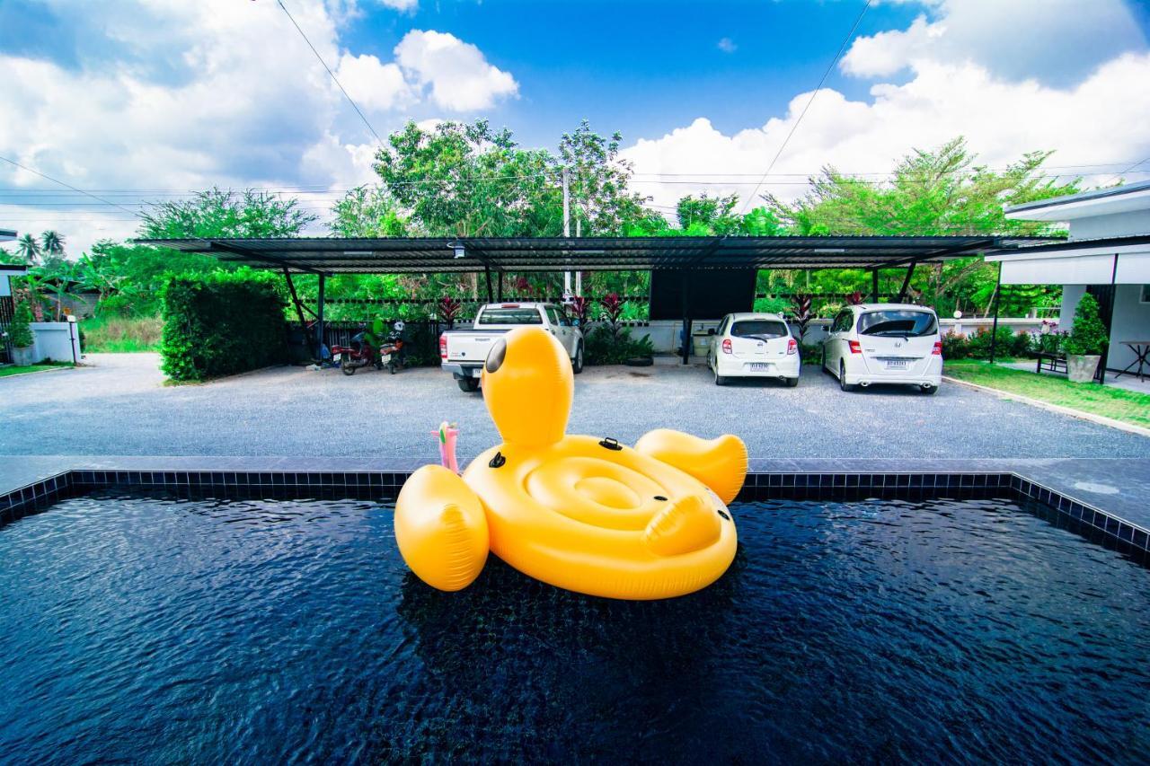 Oyo 533 Runya Poolvilla Прачуап-Кхірі-Кхан Екстер'єр фото